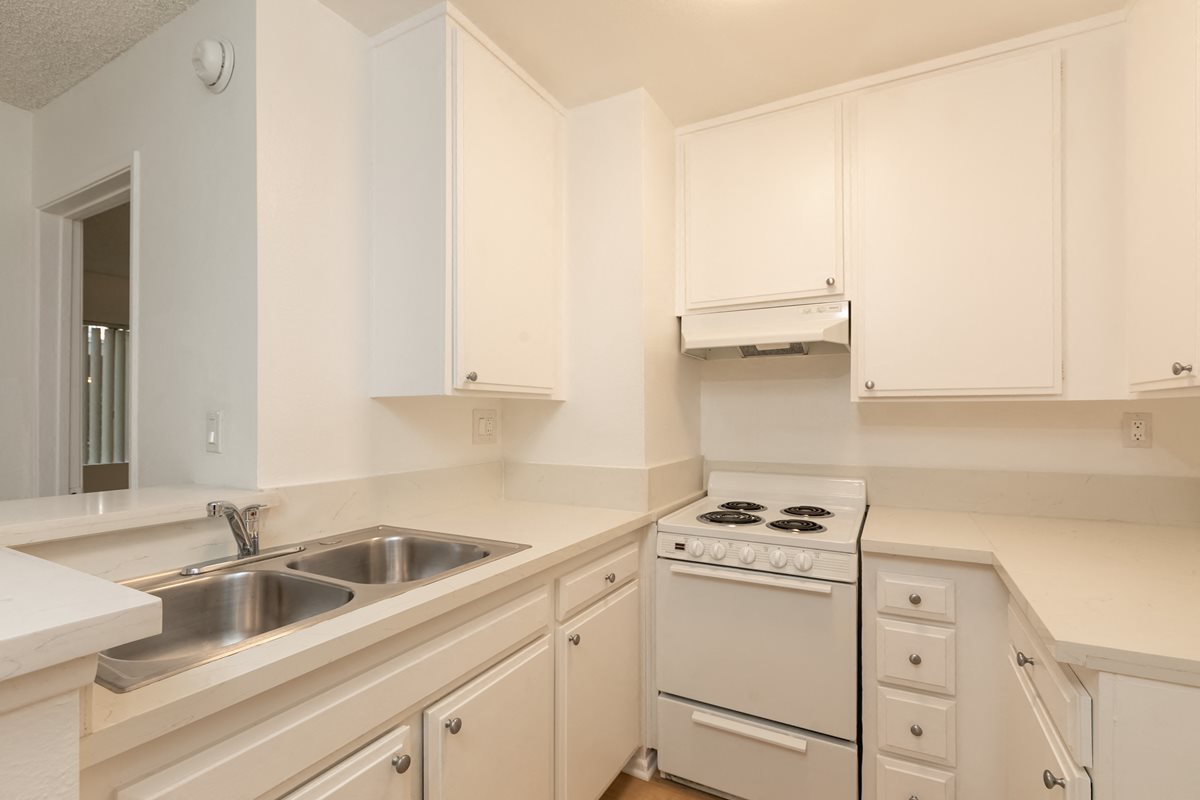 Wilshire Hobart Regency Apartments
